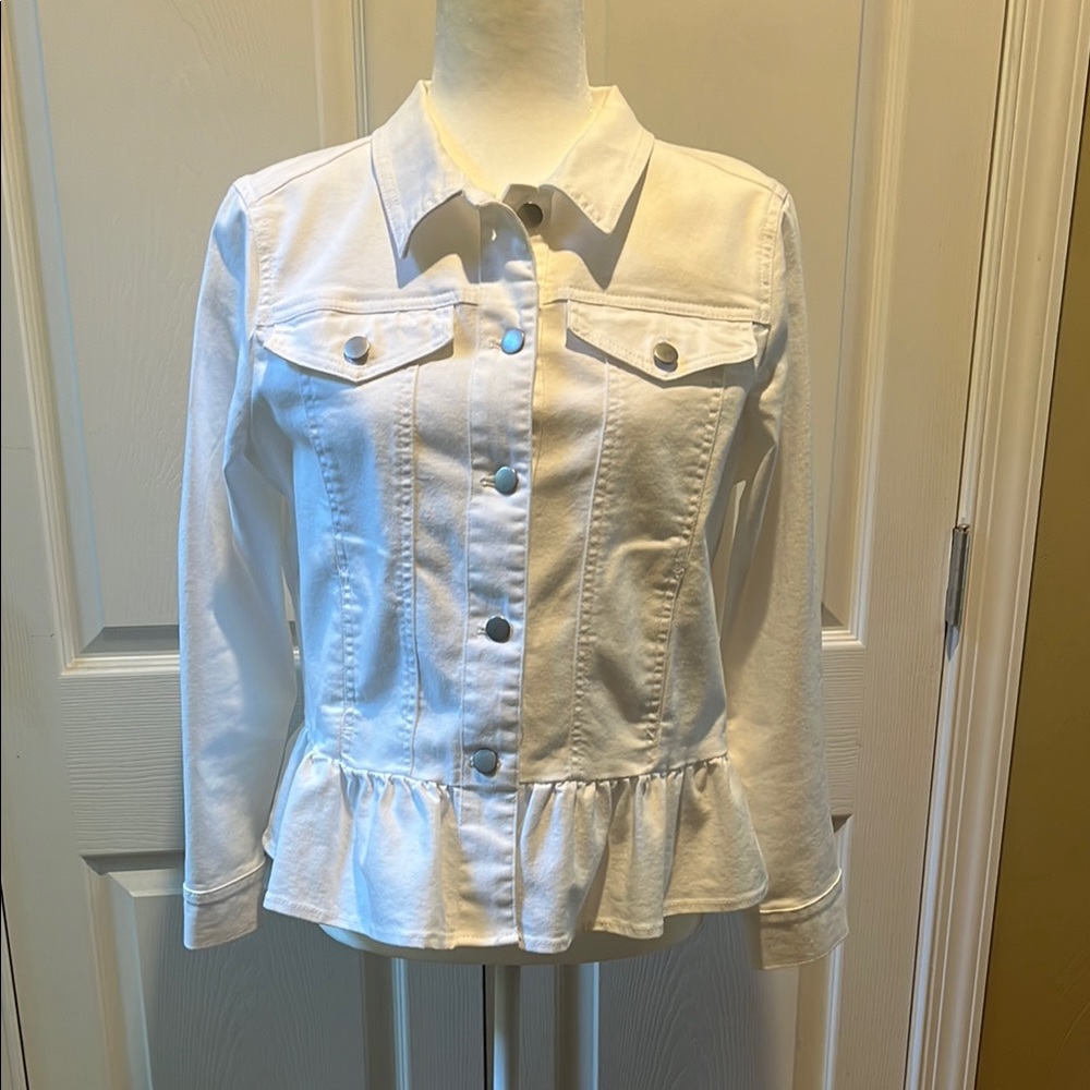 Ruby Rd White Denim Jean Jacket with Ruffled Hem
Size 10 Petite